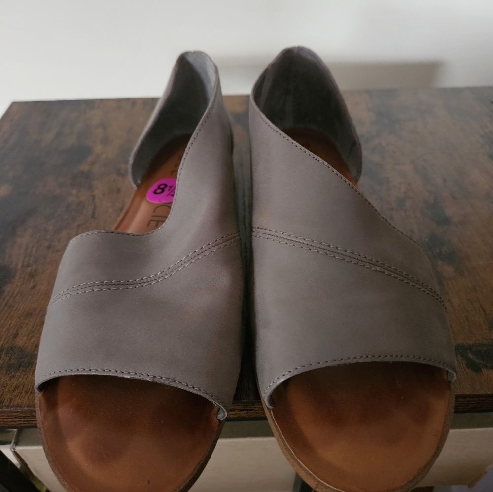Women's Gray Open-Toe Sandals
